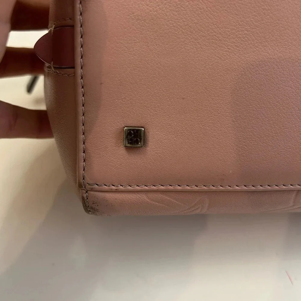 ! Carolina Herrera leather light pink Handbag - Picture 9 of 14